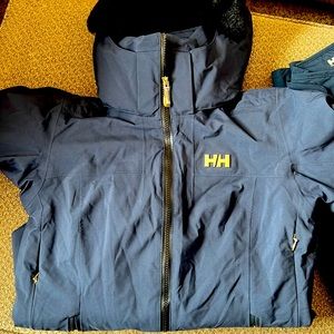 Helly Henson women’s Ski suit Jacket is small and pants are xs